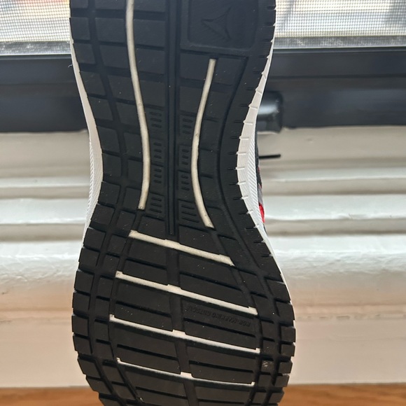 Reebok kids running shoes - Picture 3 of 4